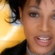 Le texte musical GET BACK TO YOU de REBBIE JACKSON est également présent dans l'album Yours faithfully (1998)