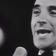 Le texte musical AND IN MY CHAIR de CHARLES AZNAVOUR est également présent dans l'album Forever: tin case (2001)