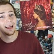 Le texte musical MERRY GO 'ROUND de KACEY MUSGRAVES est également présent dans l'album Same trailer different park (2013)