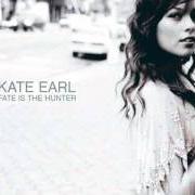 Le texte musical COME THIS FAR de KATE EARL est également présent dans l'album Fate is the hunter (2005)