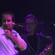 Le texte musical HIGH ON EMOTION de CHRIS DE BURGH est également présent dans l'album High on emotion - live from dublin (1990)