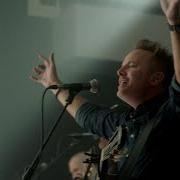 Le texte musical FOREVER YOUNG de CHRIS TOMLIN est également présent dans l'album Holy roar (2018)