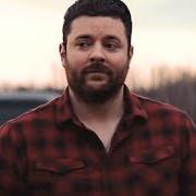 Le texte musical TOWN AIN'T BIG ENOUGH de CHRIS YOUNG est également présent dans l'album Raised on country (2020)