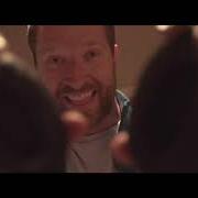 Le texte musical DO YOU HEAR WHAT I HEAR? de BRETT ELDREDGE est également présent dans l'album Glow (deluxe) (2018)