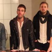 Le texte musical HOME de AMERICAN AUTHORS est également présent dans l'album American authors (2013)