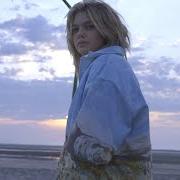 Le texte musical POÉSIE INDÉCISE de LOUANE est également présent dans l'album Joie de vivre (2020)