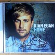 Le texte musical NOT A DAY GOES BY de KIAN EGAN est également présent dans l'album Home (2014)