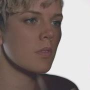 Le texte musical I REMEMBER de BETTY WHO est également présent dans l'album Betty (2019)