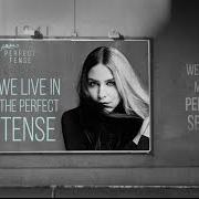 Le texte musical PERFECT TENSE de FALLULAH est également présent dans l'album Perfect tense (2015)