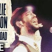 Le texte musical BACK HOME de CHARLIE WINSTON est également présent dans l'album Under cover (2016)