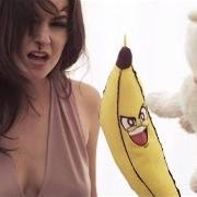 Le texte musical CURBSTOMP de MEG MYERS est également présent dans l'album Daughter in the choir (2012)