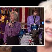 Le texte musical BLUE HEARTACHES de CONNIE SMITH est également présent dans l'album Long line of heartaches (2011)