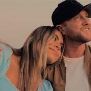 Le texte musical SHE HAD ME AT HEAD'S CAROLINA de COLE SWINDELL est également présent dans l'album Stereotype (2022)