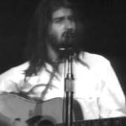 Le texte musical SONG FROM HALF MOUNTAIN de DAN FOGELBERG est également présent dans l'album Live at carnegie hall (2017)