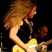 Le texte musical SOUL STATION de JOANNE SHAW TAYLOR est également présent dans l'album Almost always never (2012)