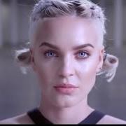 Le texte musical STOLE de ANNE-MARIE est également présent dans l'album Karate (2015)