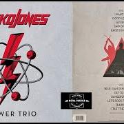 Le texte musical START THE SHOW de DANKO JONES est également présent dans l'album Power trio (2021)