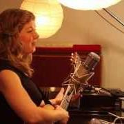 Le texte musical THE LIGHT AND THE SEA de DAR WILLIAMS est également présent dans l'album In the time of gods (2012)