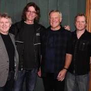 Le texte musical HEADS UP de RIK EMMETT est également présent dans l'album Res9 (2016)