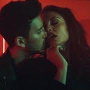 Le texte musical ALGUIEN ROBO de SEBASTIAN YATRA est également présent dans l'album Extended play yatra (2017)