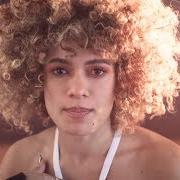 Le texte musical YOURS de STARLEY est également présent dans l'album One of one (2020)