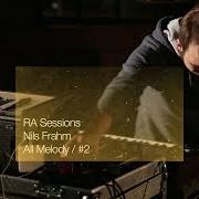 Le texte musical HARM HYMN de NILS FRAHM est également présent dans l'album All melody (2018)