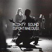 Le texte musical PIECES (SPONTANEOUS) de BETHEL MUSIC est également présent dans l'album Moments: mighty sound (live) (2018)