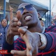 Le texte musical PLAYA de YOUNG DOLPH est également présent dans l'album N****s get shot everyday (2018)