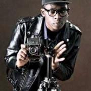 Le texte musical TAKE YOUR LIFE de THEOPHILUS LONDON est également présent dans l'album This charming mixtape (2010)