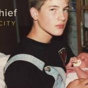 Le texte musical BLACK DIAMONDS de BIG THIEF est également présent dans l'album Capacity (2017)