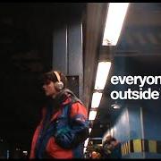 Le texte musical MILES OUT de CASSIA est également présent dans l'album Everyone, outside (2025)