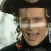 Le texte musical YOUNG PARISIANS de ADAM AND THE ANTS est également présent dans l'album Stand and deliver: the very best of adam and the a