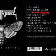 Le texte musical CAUSE FOR ALARM de DEATH ANGEL est également présent dans l'album The evil divide (2016)