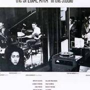 Le texte musical NIGHT ON THE TILES de THE SPECIALS est également présent dans l'album In the studio (1984)