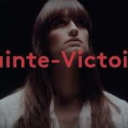 Le texte musical LES FLEURS de CLARA LUCIANI est également présent dans l'album Sainte victoire (2018)