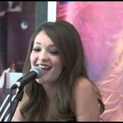 Le texte musical A NIGHT LIKE THIS de KIRA ISABELLA est également présent dans l'album Caffeine & big dreams (2014)