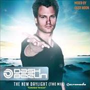 Le texte musical NEVER CRY AGAIN de DASH BERLIN est également présent dans l'album New daylight (2009)