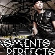 Le texte musical BAJO LA LUNA de TONY LENTA est également présent dans l'album Momento perfecto (2014)