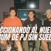 Le texte musical TODO SE COMPLICA de PJ SIN SUELA est également présent dans l'album Toda época tiene su encanto (2024)