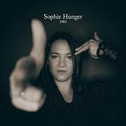 Le texte musical D'RED de SOPHIE HUNGER est également présent dans l'album 1983 (2010)
