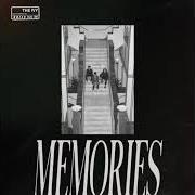 Le texte musical MEMORIES de THE IVY est également présent dans l'album Memories (2020)
