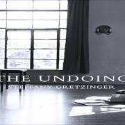 Le texte musical OUT OF HIDING de STEFFANY GRETZINGER est également présent dans l'album The undoing (2014)