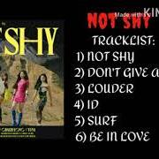 Le texte musical BE IN LOVE de ITZY est également présent dans l'album Not shy (2020)