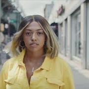 Le texte musical SURPRISE ME de MAHALIA est également présent dans l'album Surprise me (2018)