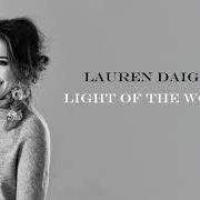 Le texte musical WHITE CHRISTMAS de LAUREN DAIGLE est également présent dans l'album Behold (deluxe) (2018)