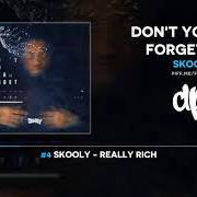 Le texte musical LEAKIN de SKOOLY est également présent dans l'album Don't you ever forget me 2 (2018)