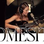 Le texte musical MILLION LITTLE BANDAIDS de CAROLINE JONES est également présent dans l'album Homesite (2023)