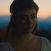 Le texte musical IT'S EVERY SEASON (WHOLE NEW MESS) de ANGEL OLSEN est également présent dans l'album Song of the lark and other far memories (2021)