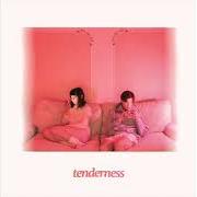 Le texte musical GIGGLES de BLUE HAWAII est également présent dans l'album Tenderness (2017)