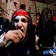 Le texte musical INTERVENTION de DOPE est également présent dans l'album Felons and revolutionaries (2000)